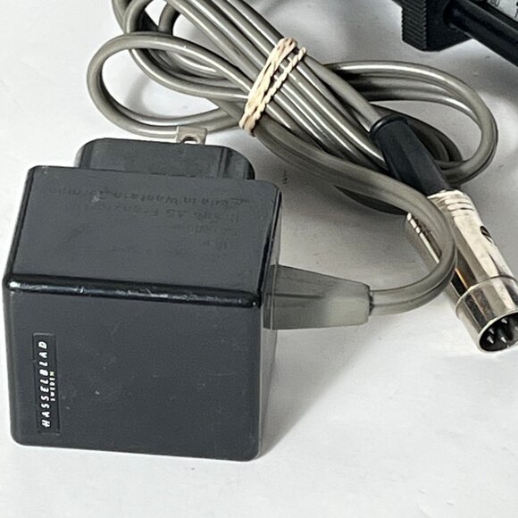 Hasselblad Camera Accessory Lot - Picture 11 of 16